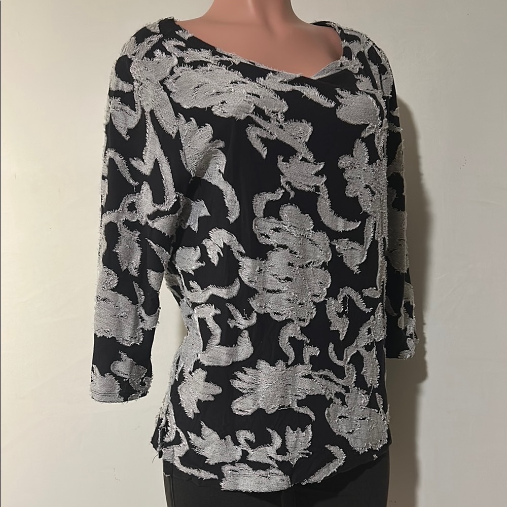LOFT 3/4 Sleeve Black & White Floral Stitch Pattern Blouse Women's Large Top.